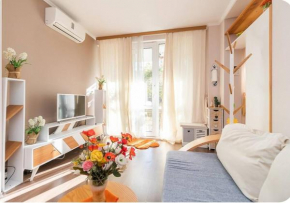 Seaside Garden Apartment